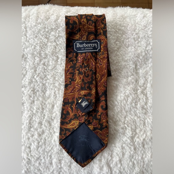 Burberry Of London Elegant Tie - Picture 2 of 3